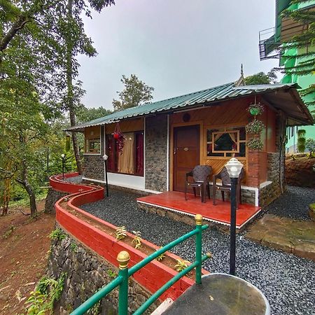 Hotel Exotica Holidays Viripara Exterior foto