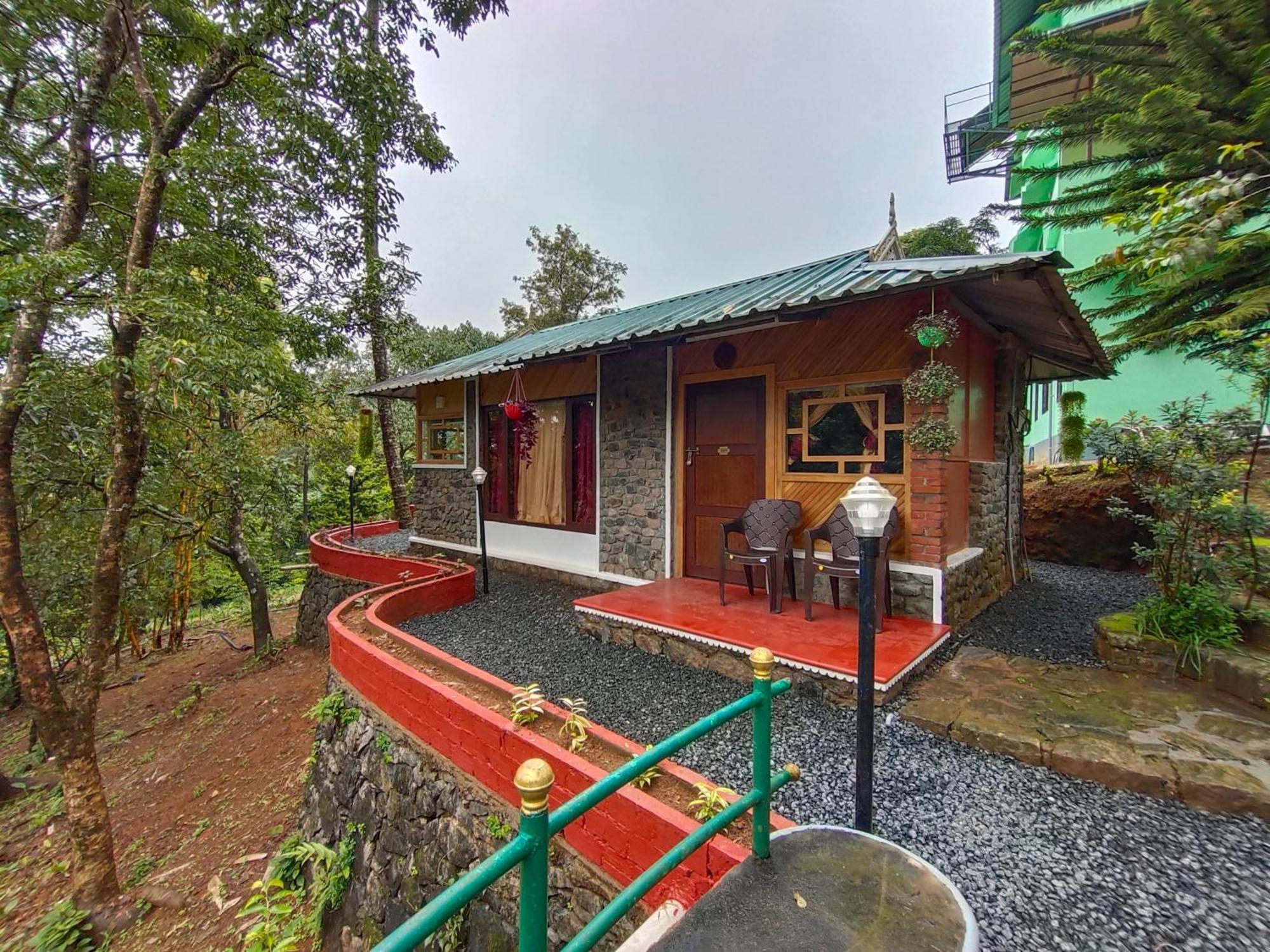 Hotel Exotica Holidays Viripara Exterior foto